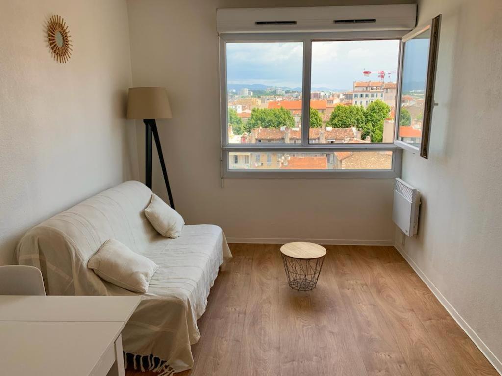 Apartment Equipe A 6 Minutes De La Gare St Charles Marseilles