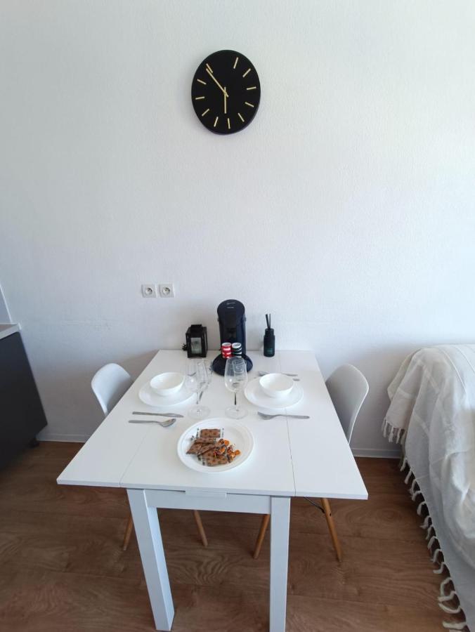 Equipe A 6 Minutes De La Gare St Charles * Marseilles